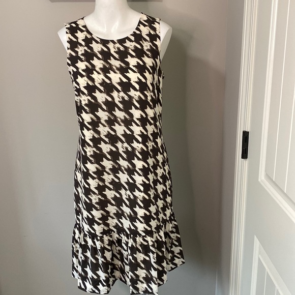 J.Crew black & cream houndstooth
Shift Dress Sz 2 
💯 excellent condition - Picture 5 of 13